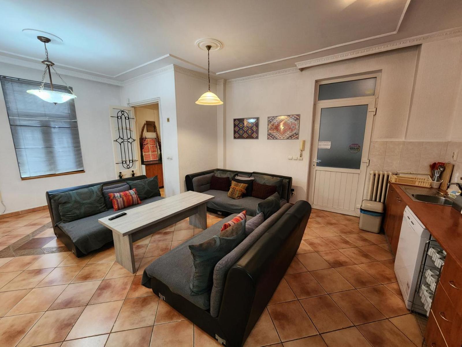Authentic Belgrade Centre Apartments For Large Groups, Republic Square - Up To 47 People In 5 Apartments Quarto foto