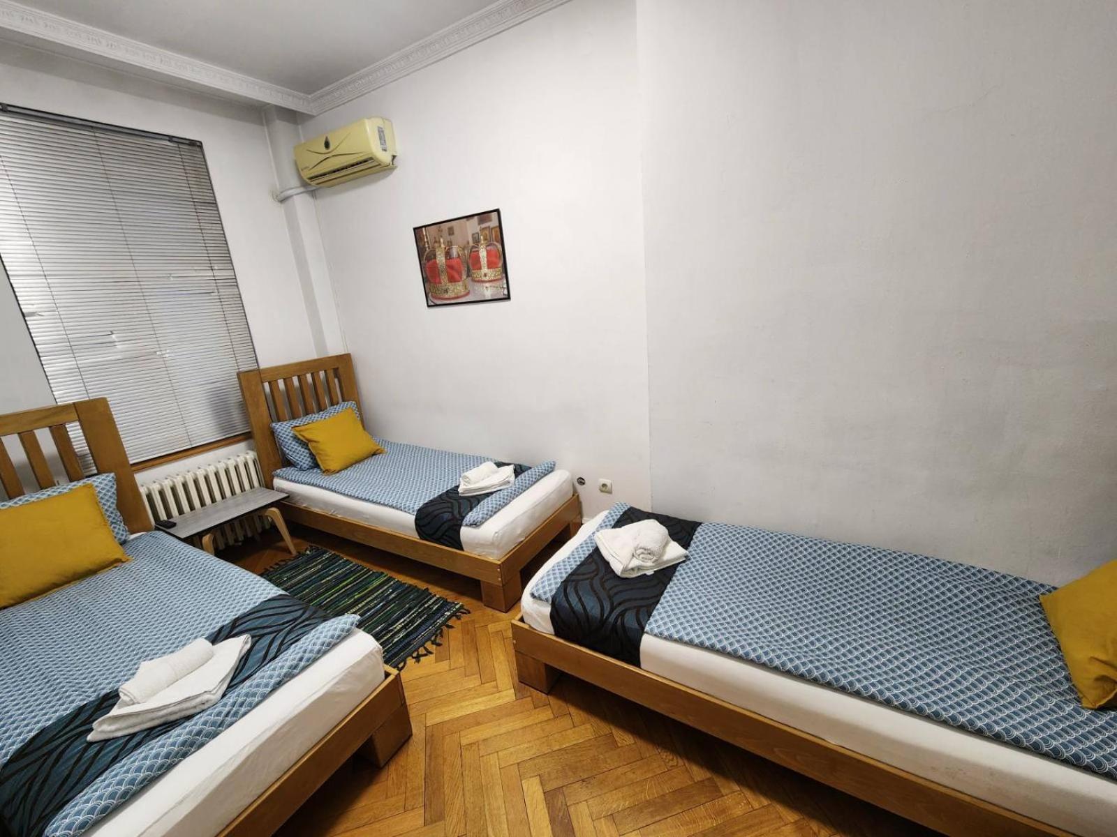 Authentic Belgrade Centre Apartments For Large Groups, Republic Square - Up To 47 People In 5 Apartments Quarto foto