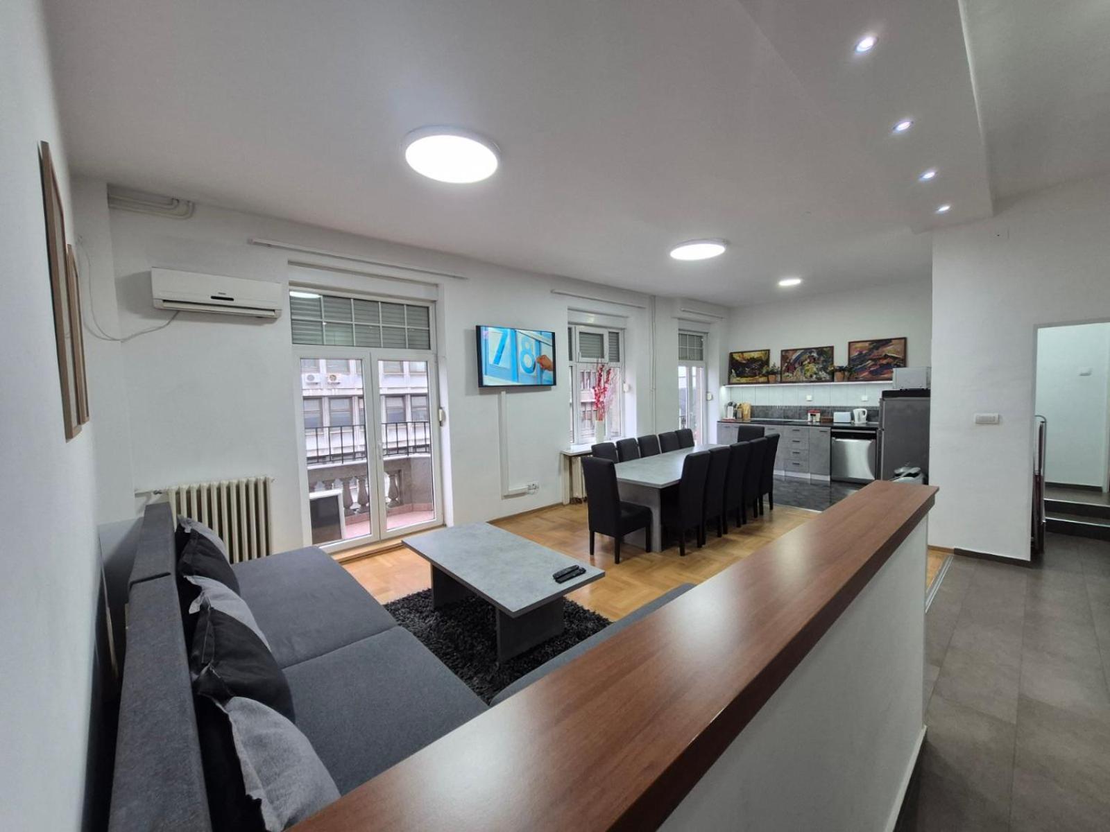 Authentic Belgrade Centre Apartments For Large Groups, Republic Square - Up To 47 People In 5 Apartments Quarto foto