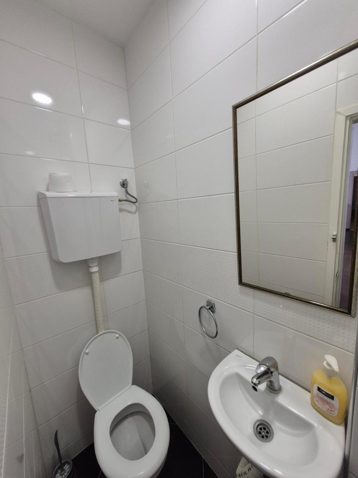 Authentic Belgrade Centre Apartments For Large Groups, Republic Square - Up To 47 People In 5 Apartments Quarto foto