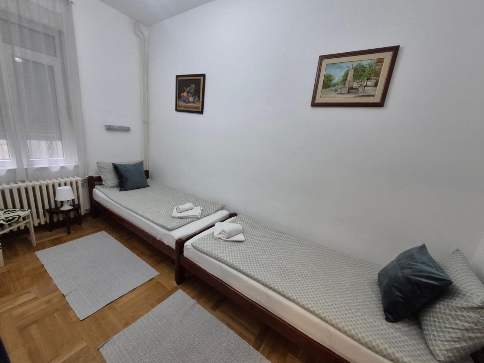 Authentic Belgrade Centre Apartments For Large Groups, Republic Square - Up To 47 People In 5 Apartments Quarto foto