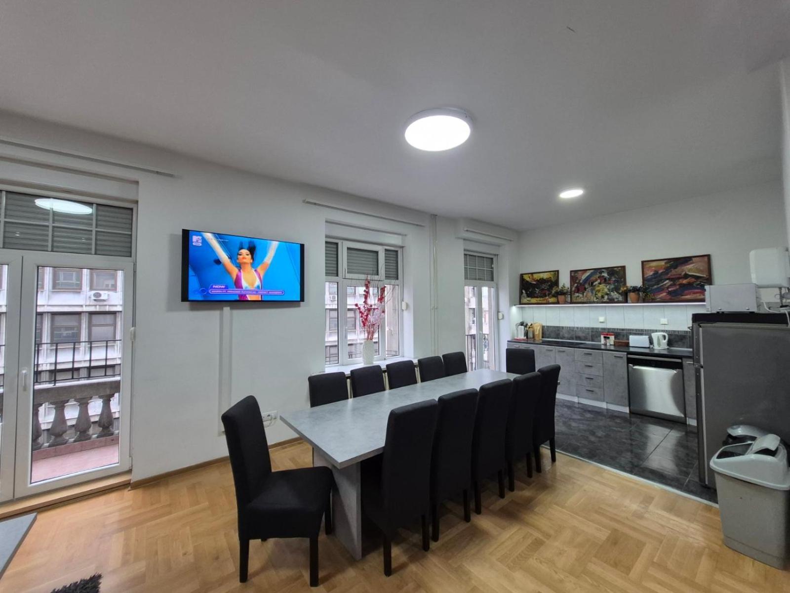 Authentic Belgrade Centre Apartments For Large Groups, Republic Square - Up To 47 People In 5 Apartments Quarto foto