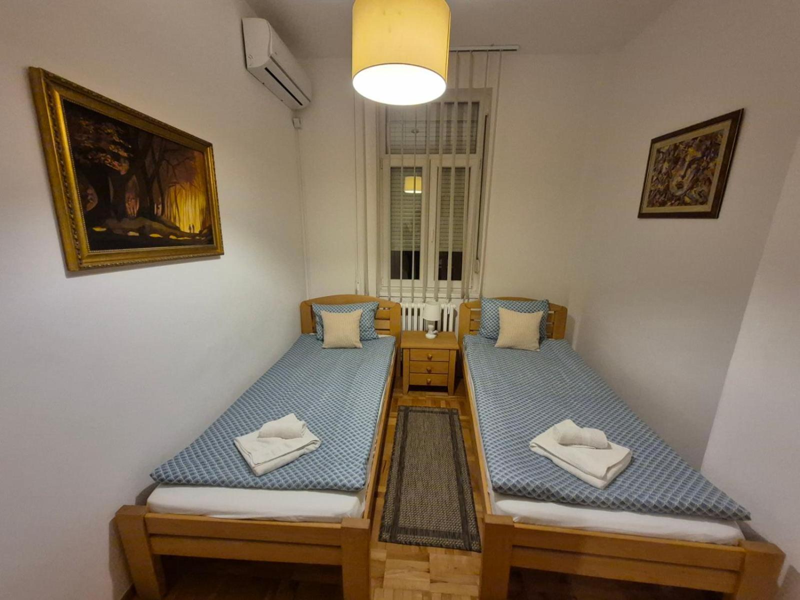 Authentic Belgrade Centre Apartments For Large Groups, Republic Square - Up To 47 People In 5 Apartments Quarto foto