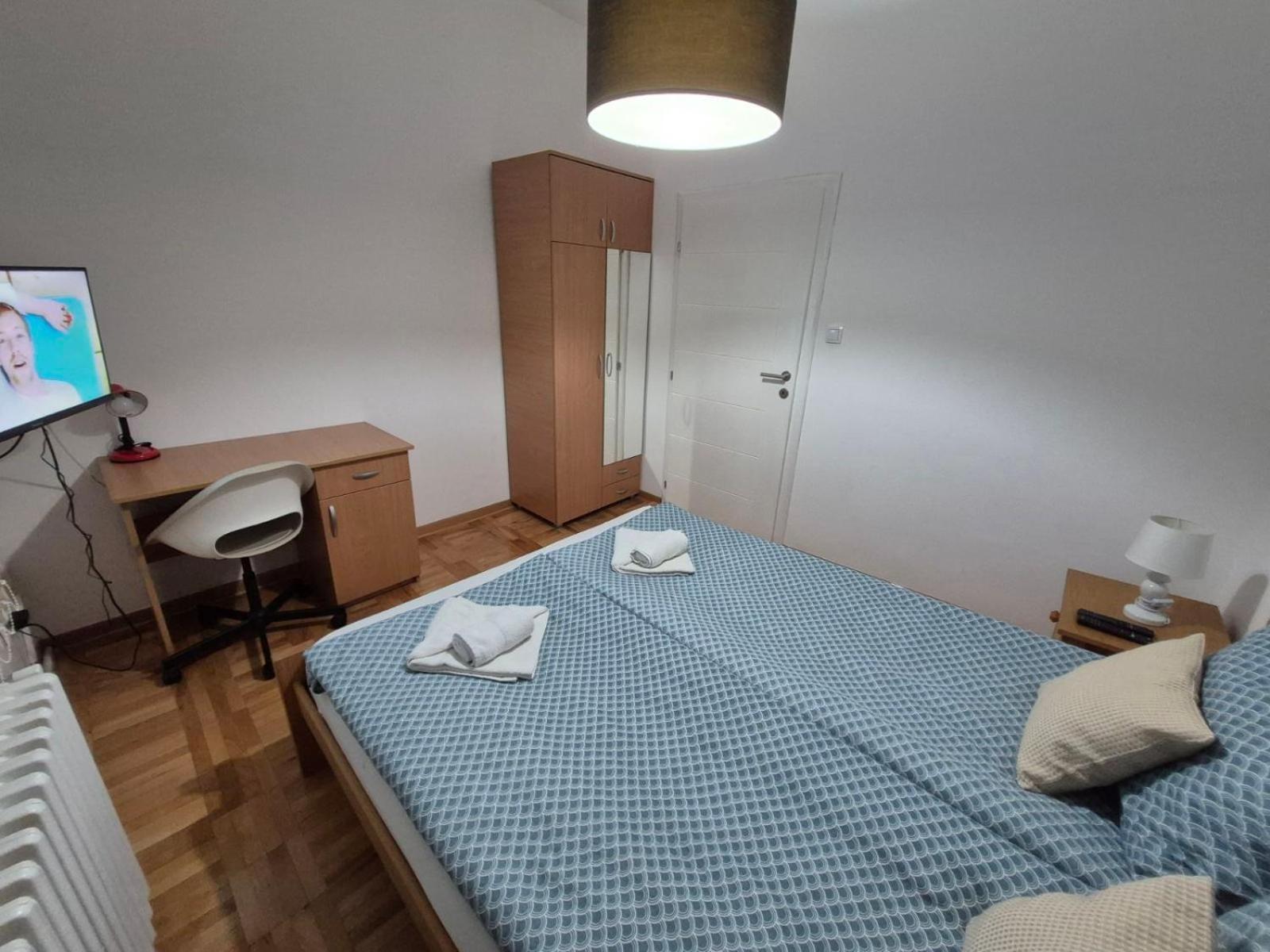 Authentic Belgrade Centre Apartments For Large Groups, Republic Square - Up To 47 People In 5 Apartments Quarto foto