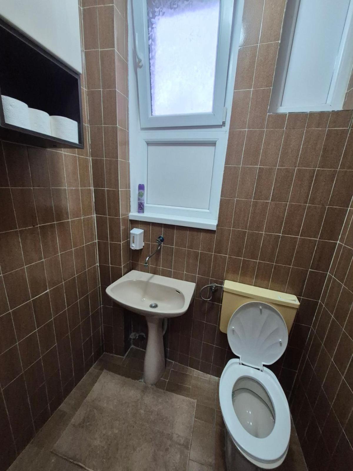 Authentic Belgrade Centre Apartments For Large Groups, Republic Square - Up To 47 People In 5 Apartments Quarto foto
